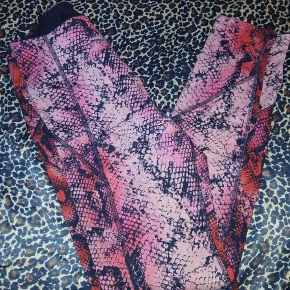 PINK Sport Snakeskin Leggings size XS